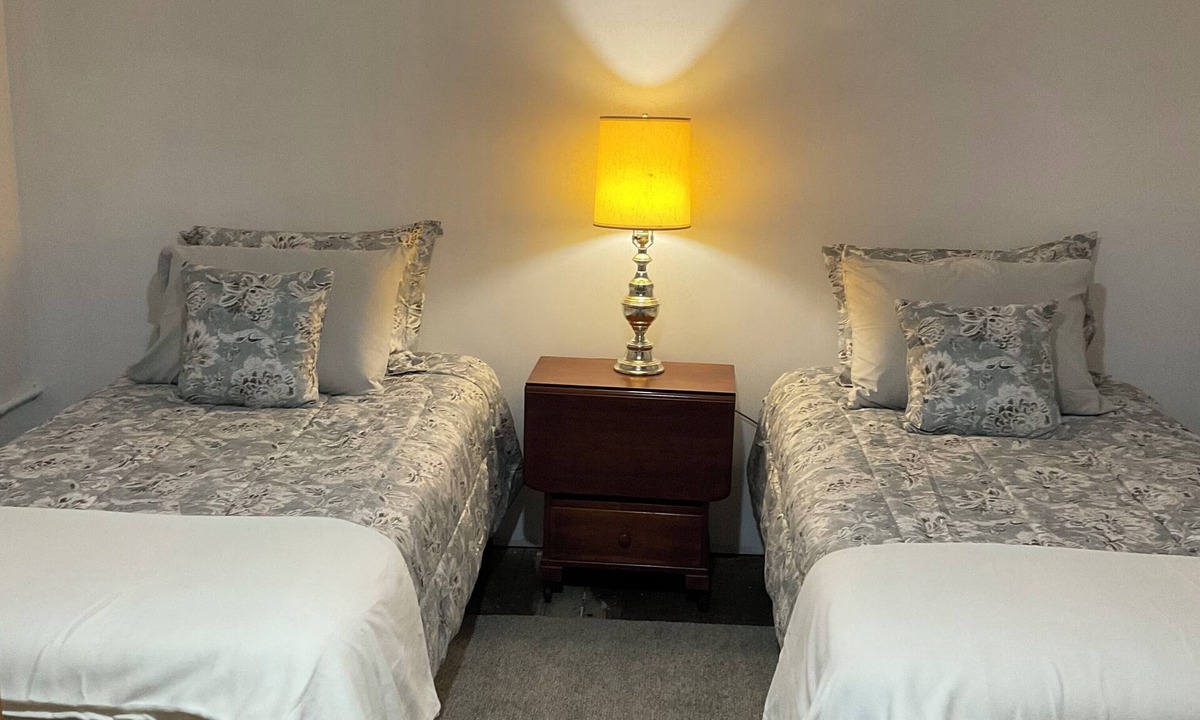Carlisle Apartment | Marvelous 3-bedroom second floor apartment in Carlisle with lots of history