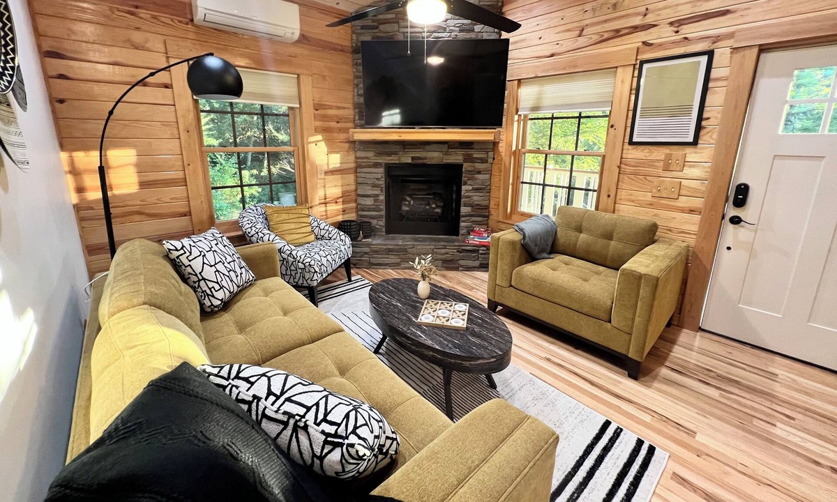 West Jefferson Cabin | Misty Pine Place newly built Cabin/Fire-Pit/Hiking