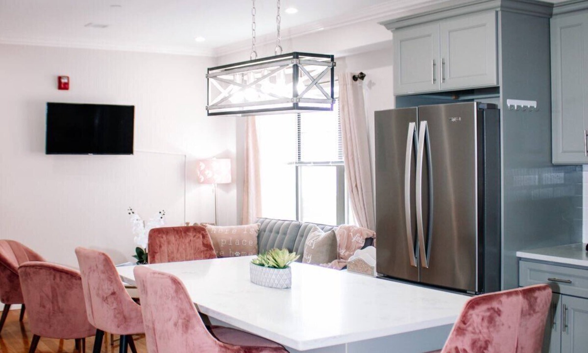 Chelsea Condo | Modern 2/Bed 2/Bath Condo near Boston # W/Parking