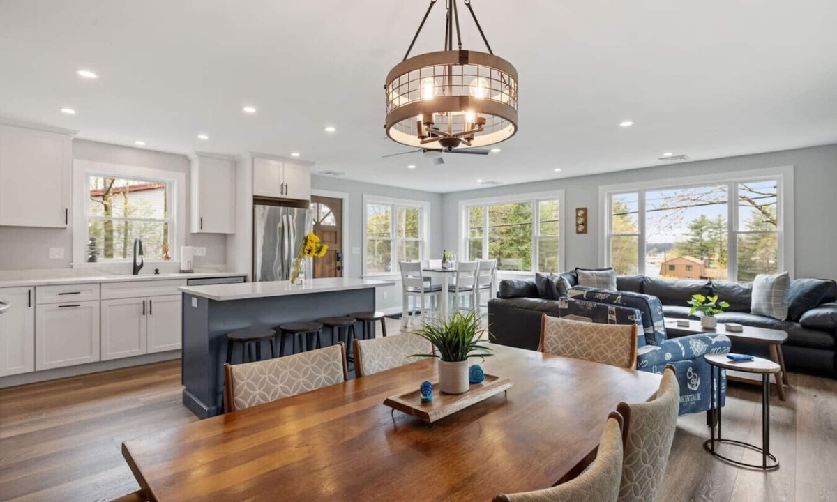 Gilford House | Modern Lakes Luxury | Winni | Minutes to Gunstock