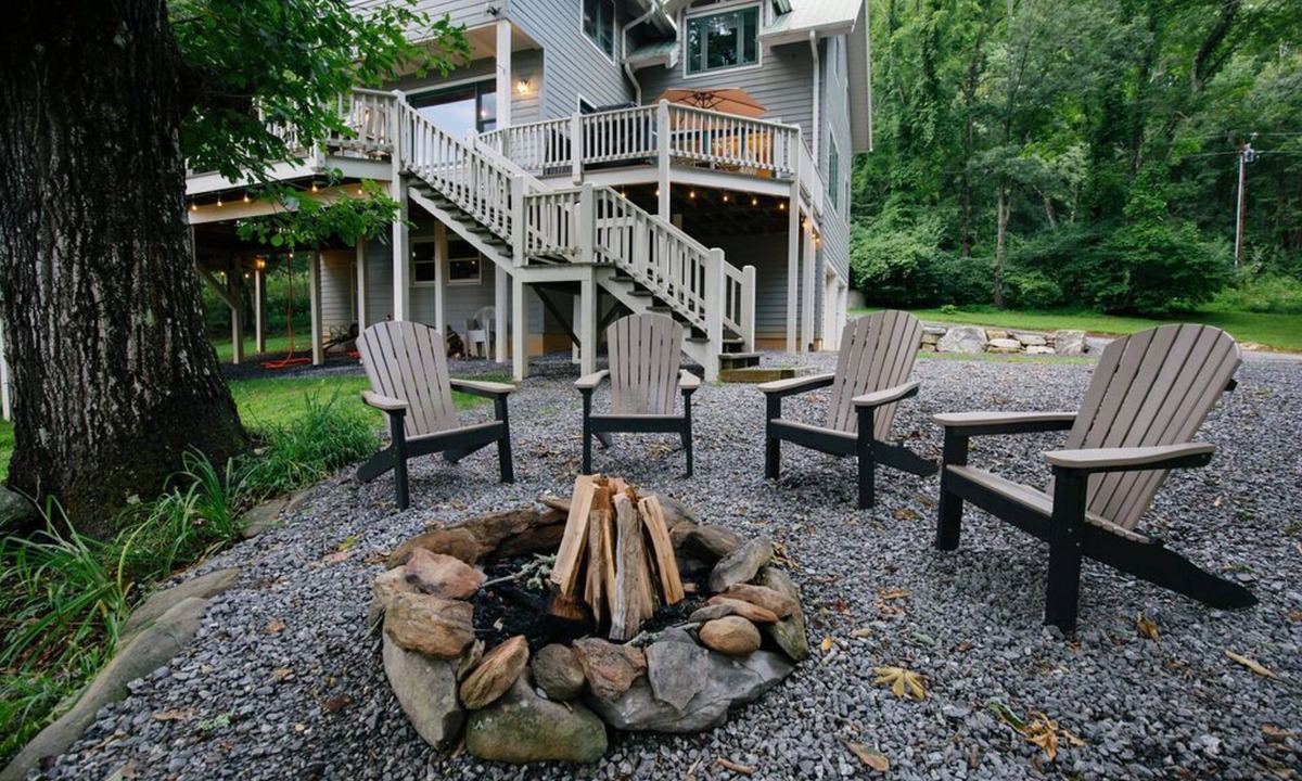 Fairview Cabin | Modern Lodge close to Asheville NC with mountain views, hot tub & fire pit.