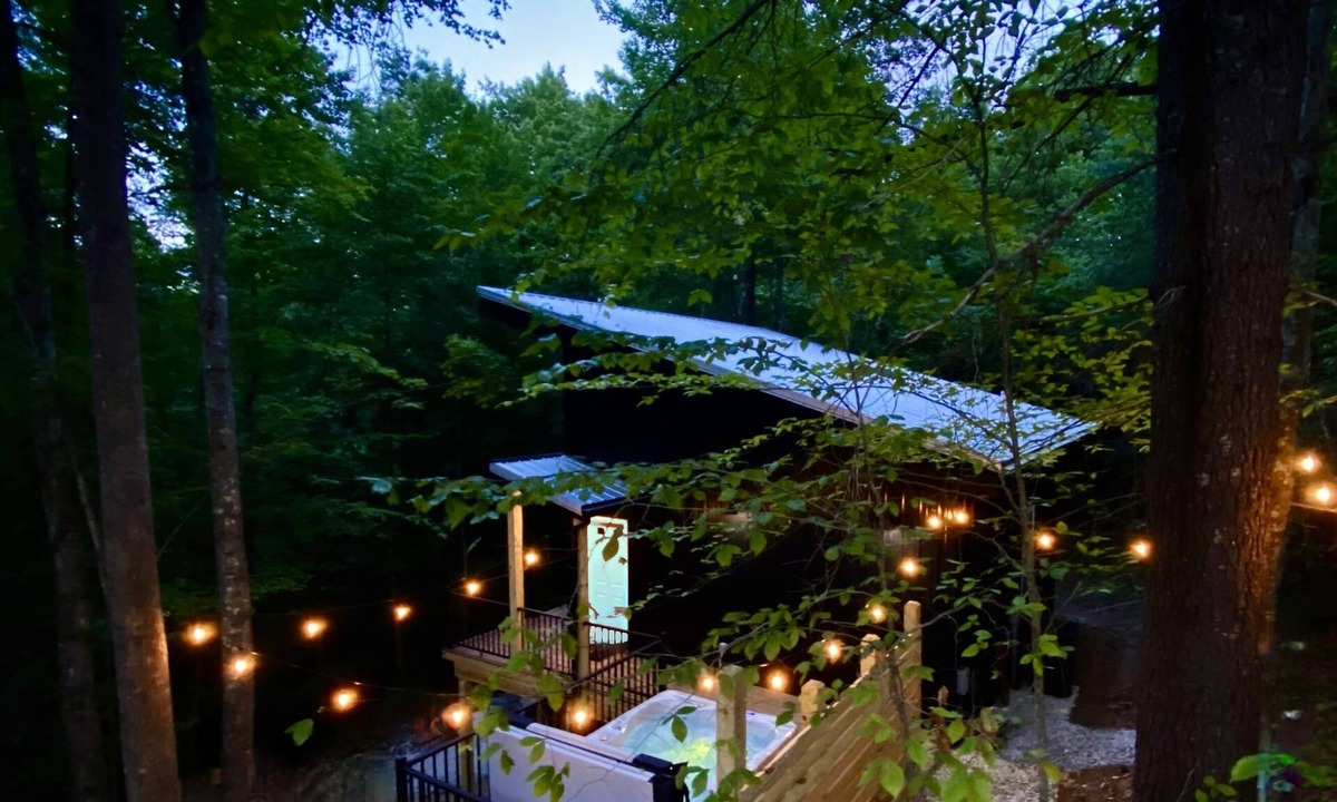 Rogers House | Modern RRG Cabin | Epic Treetop Views | Hot Tub & Fire Pit