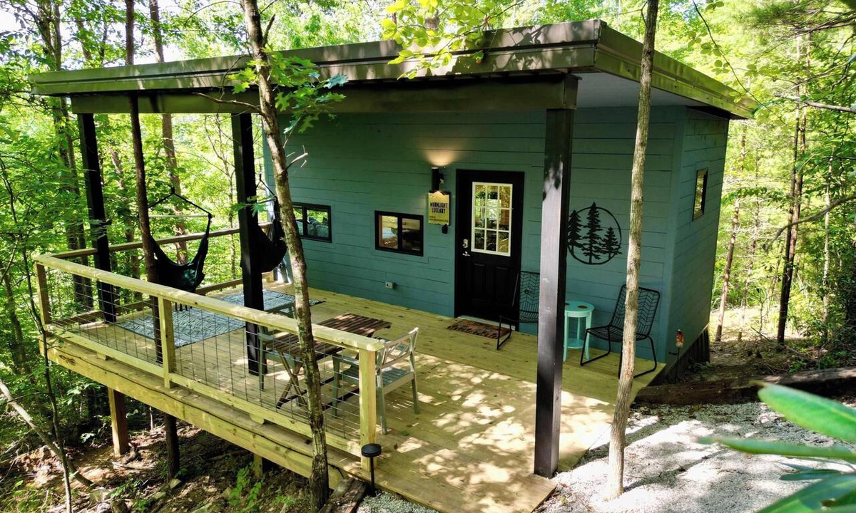 Stanton Cabin | Moonlight Lullaby - Hot Tub - RRG - Brand new 2024 - Located Just 5 Min From Nada Tunnel!