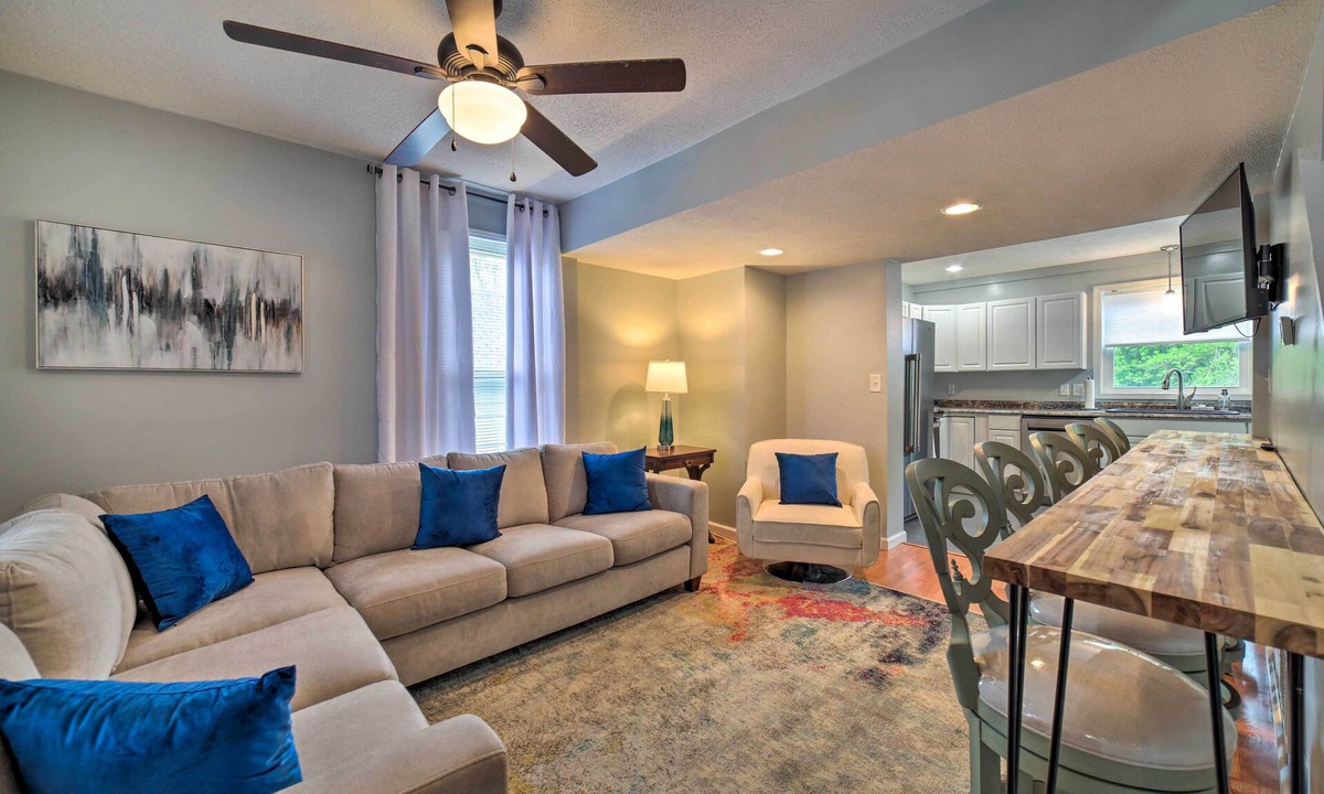 Morgantown House | Morgantown Home w/Deck ~ 2 Mi to WV University!