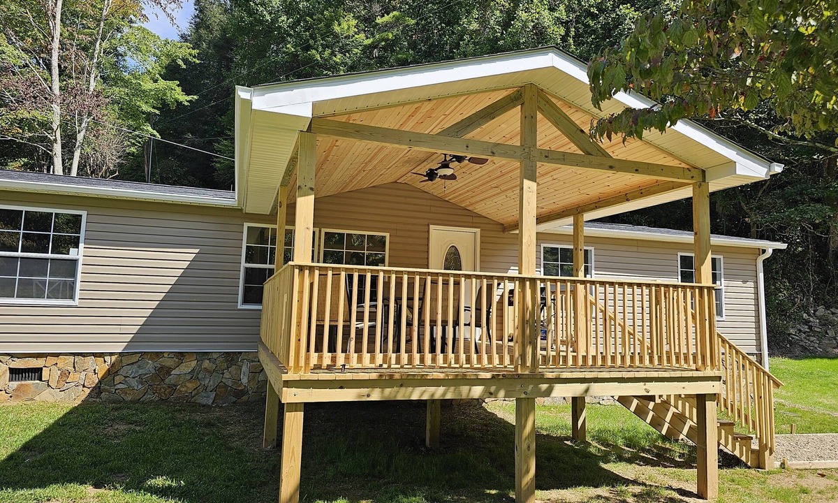 Bakersville House | Mountain Getaway