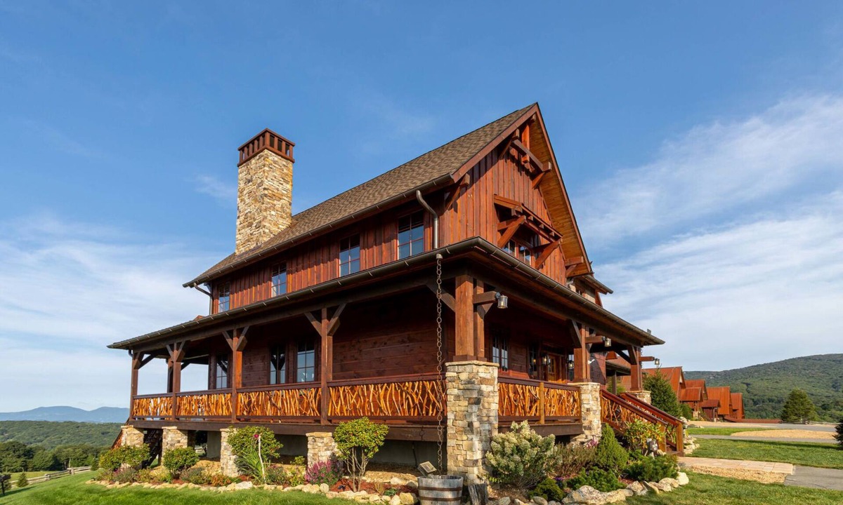Elk Park Cabin | Mountain View Lodge at Eagles Nest - Hot Tub! Amazing Views! Covered deck with fireplace!