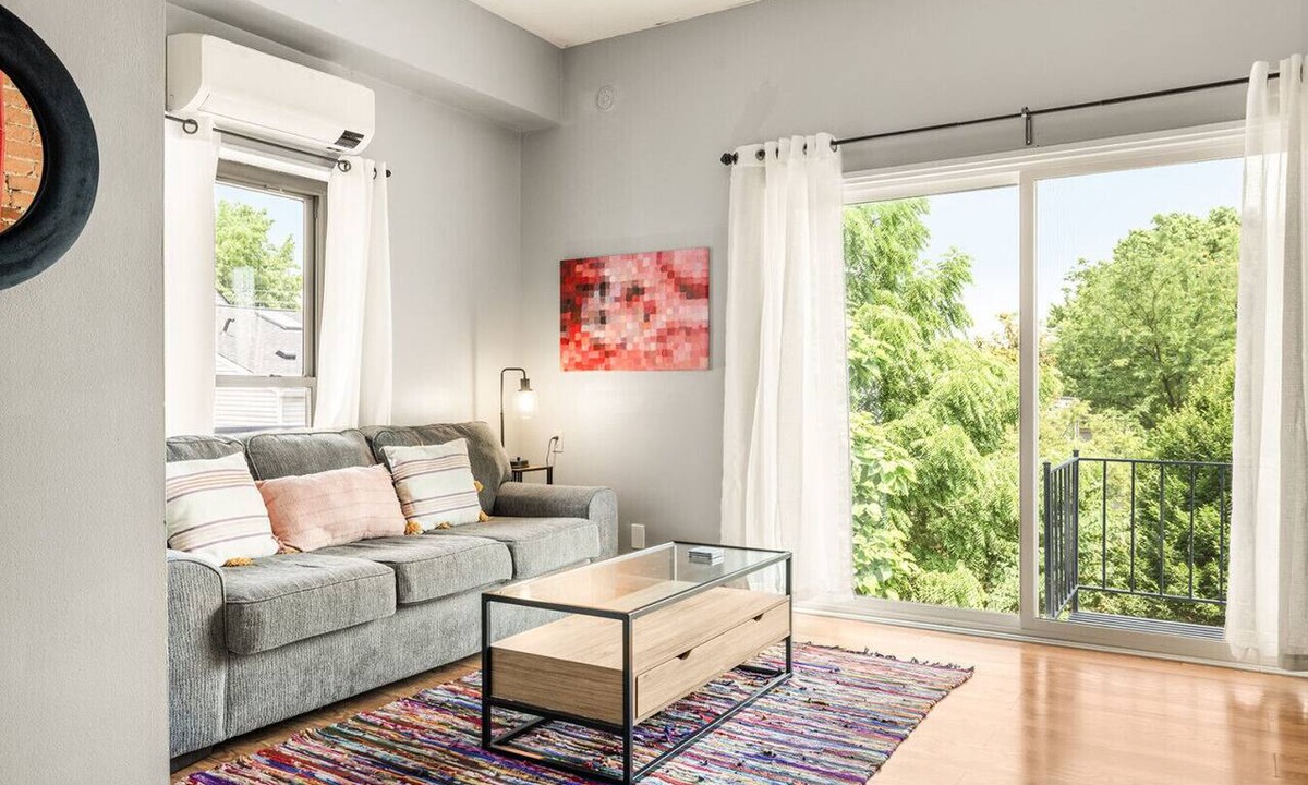 Mount Adams Apartment | Mt. Adams 1BR Great Location! Steps from Monastery