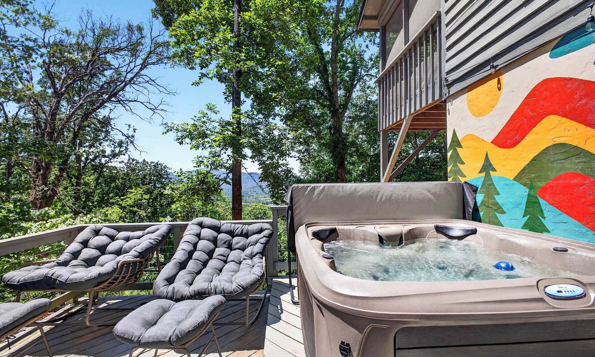 Swannanoa House | Mtn Cabin w Sauna & Hot Tub Outdoor Fun