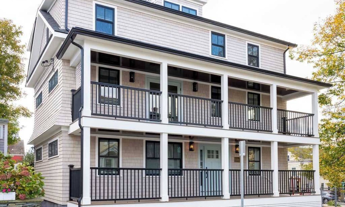 Yachting Village House | NEW CONSTRUCTION Entire Sancerre House in Newport’s Yachting Village