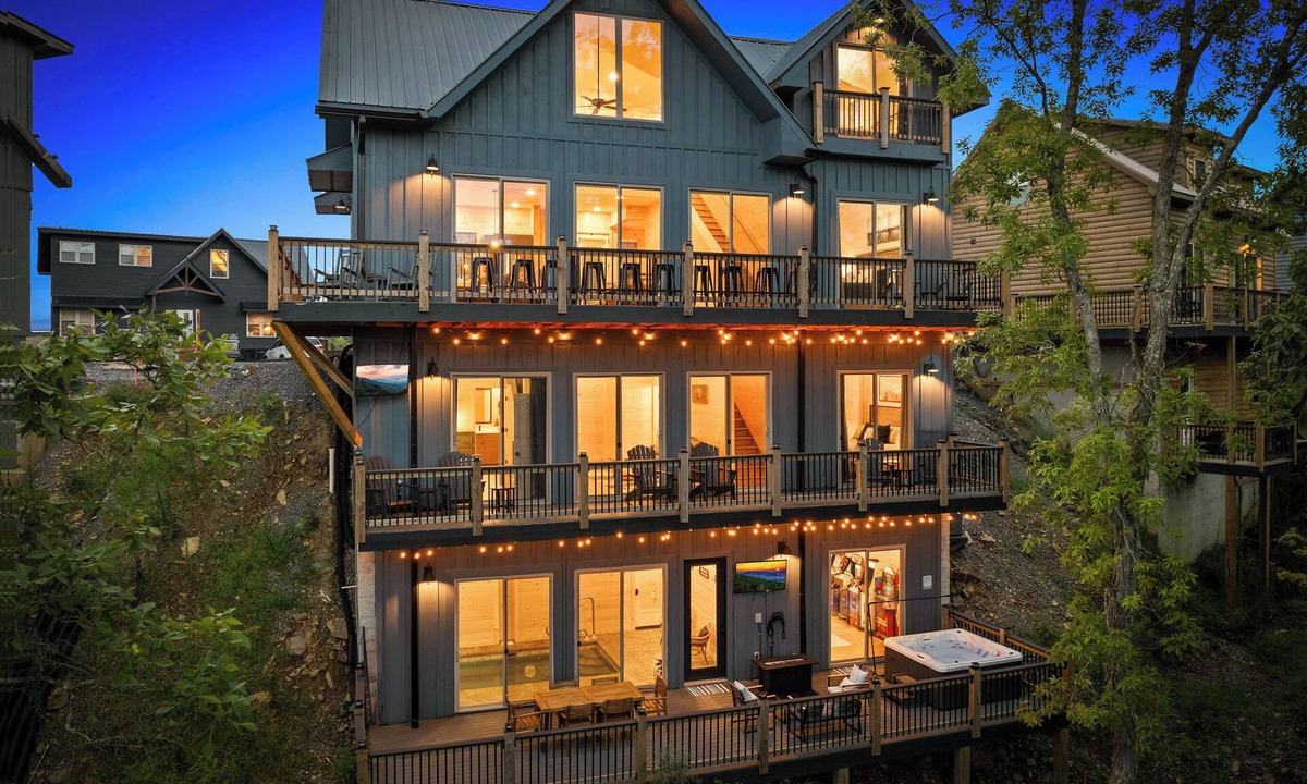 Sevierville Cabin | NEW Luxury Cabin, Lake and Mountain Views/Easy Access to Pigeon Forge!