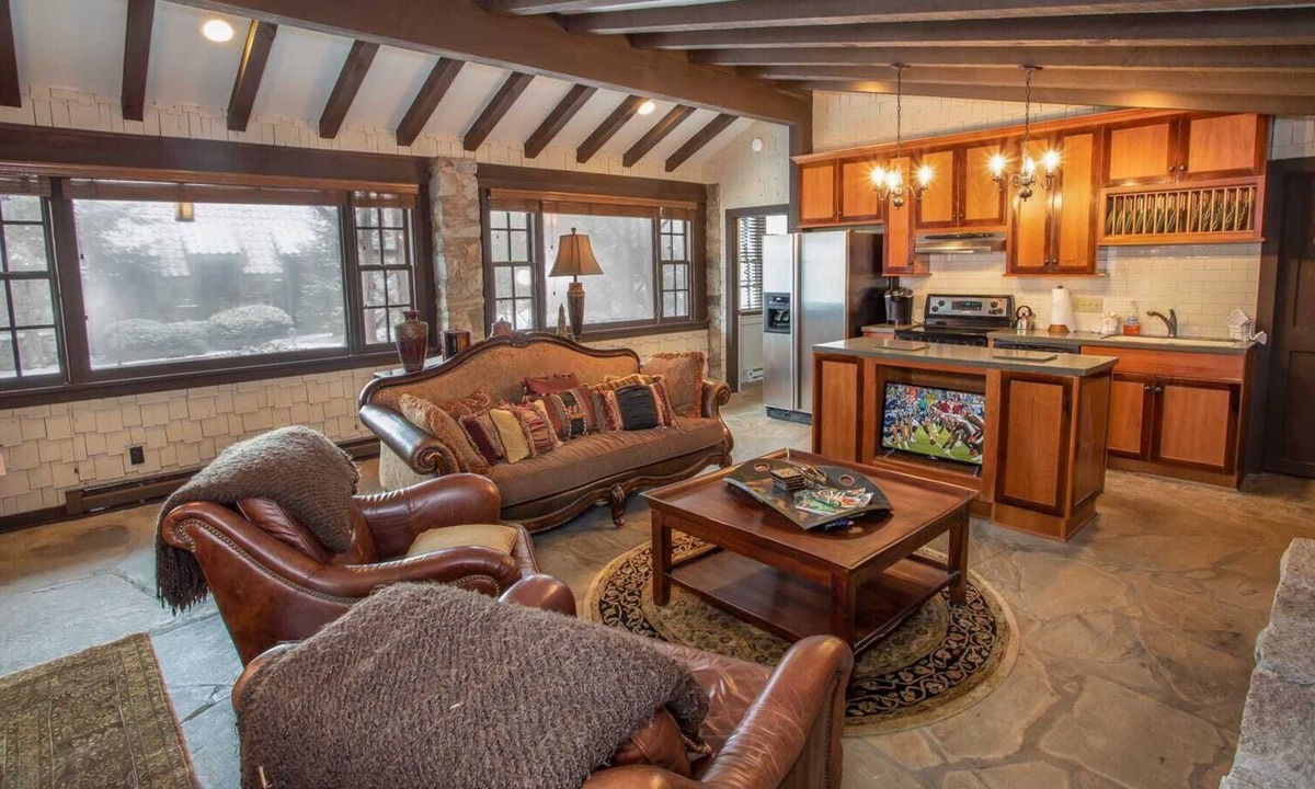 Linville Cottage | Nostalgic Cottage in Banner Elk