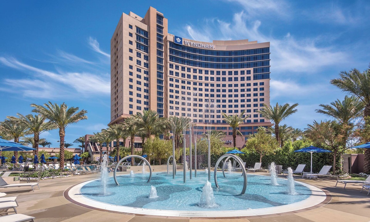 Las Vegas Condo | OFFICIAL LISTING | Wyndham - Desert Blue 1 Bed Near Strip w/Pools & More!
