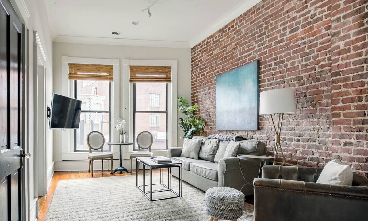 Old City Condo | Old City - Walk to Everything!