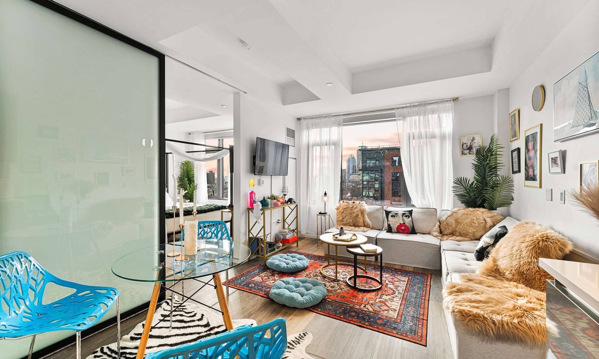 Shawmut Apartment | One-Bedroom Retreat in the South End