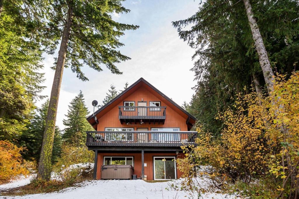 Leavenworth House | Otter Chalet on Fish Lake