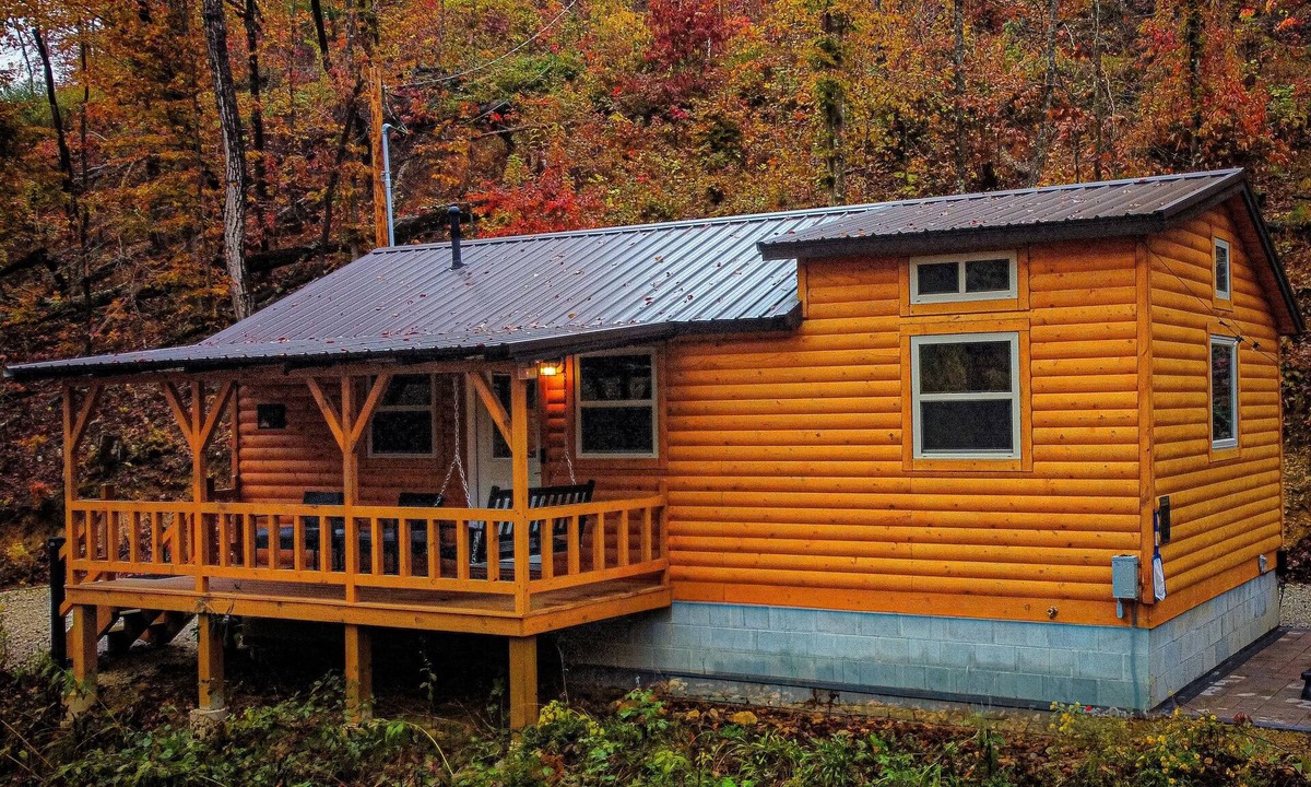 Campton Cabin | Peaceful Cabin in the Forest With Hot Tub & Views - Hill Haven