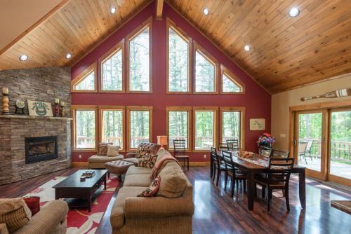 North Glade Hills House | Peaceful Easy Feelin