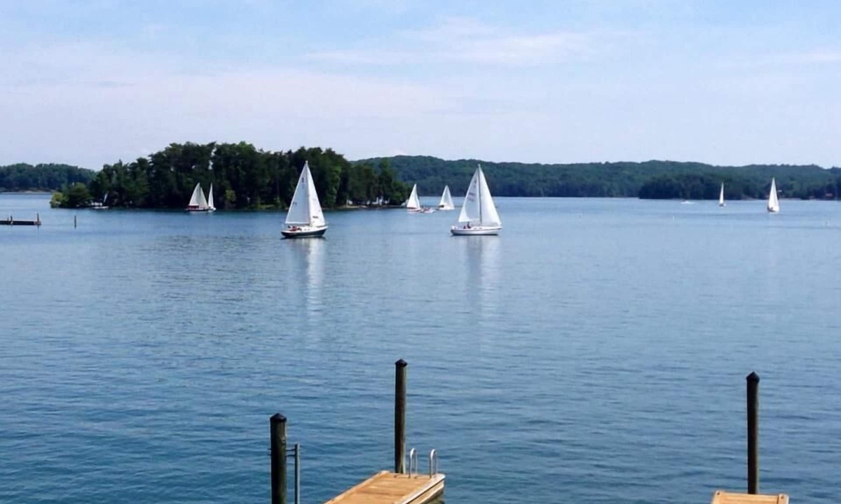 North Shore Condo | Peninsula Paradise @Bernard's Landing AUG 2-8 Open! Closest to the Water