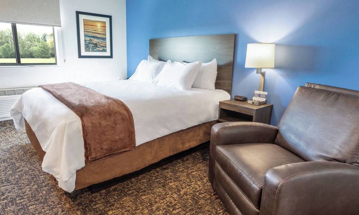 Wenatchee Hotel | Pet-Friendly 3 - Suite w/Full Kitchen & Mountain Views – Great for Long Trips!