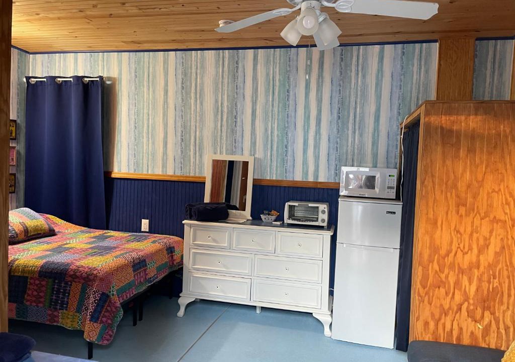 St. Cloud House | Pet friendly Private Studio