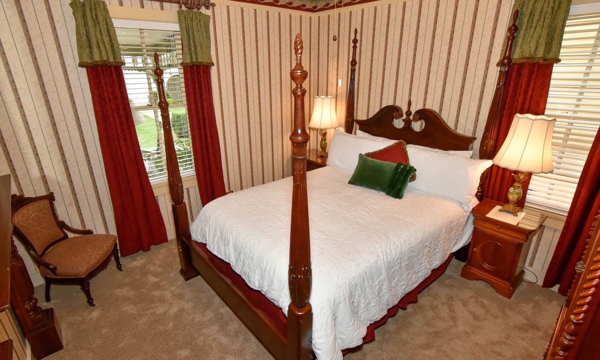 Jonesborough House | Peter Miller's Room The Historic Eureka Inn and Event Center