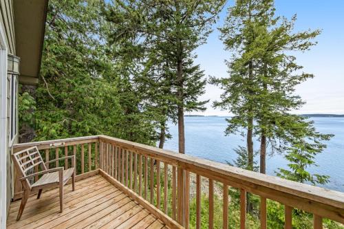 Eastsound House | Pinecone Cabin