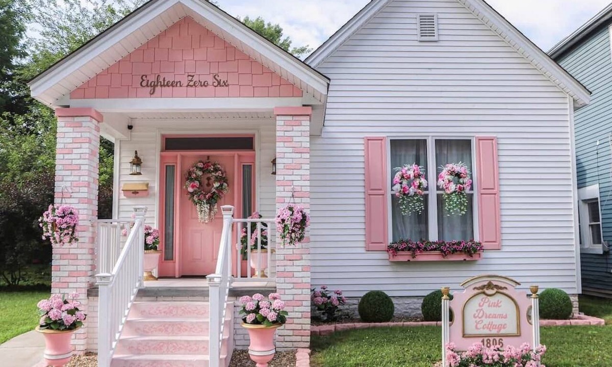 Portsmouth House | Pink Dreams Cottage: Hot Tub, Fire Pit, BBQ & More