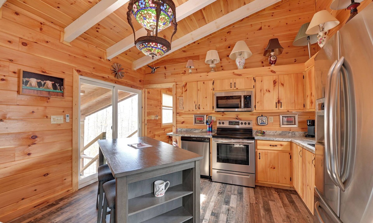 Frenchburg Cottage | Plum Crazy: Frenchburg Cabin on 1 Acre