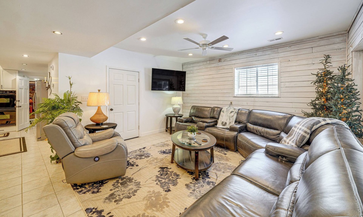 Belle House | Pool Table + Private Porch: Peaceful Apt in Belle