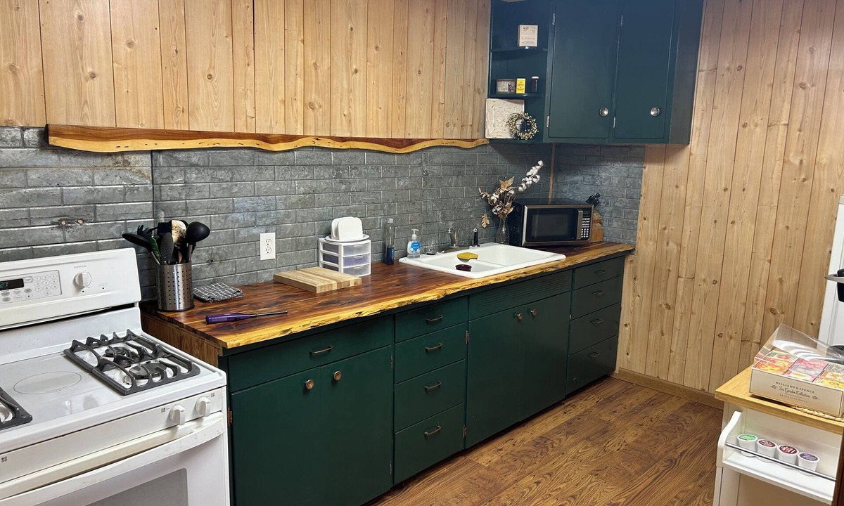 Smith Center Apartment | Prairie Bunkhouse -great for short or long stays!