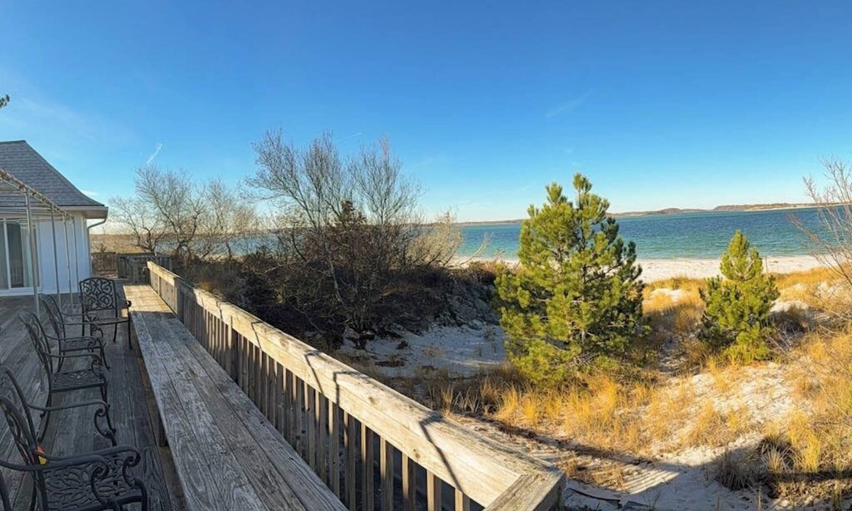 Prides Crossing House | Private beachfront escape on Coffins Beach w/amazing views & private beach