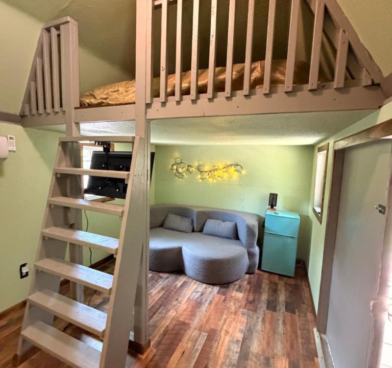 Kimberling City Hotel | Private Cabin Near Table Rock Lake! Room