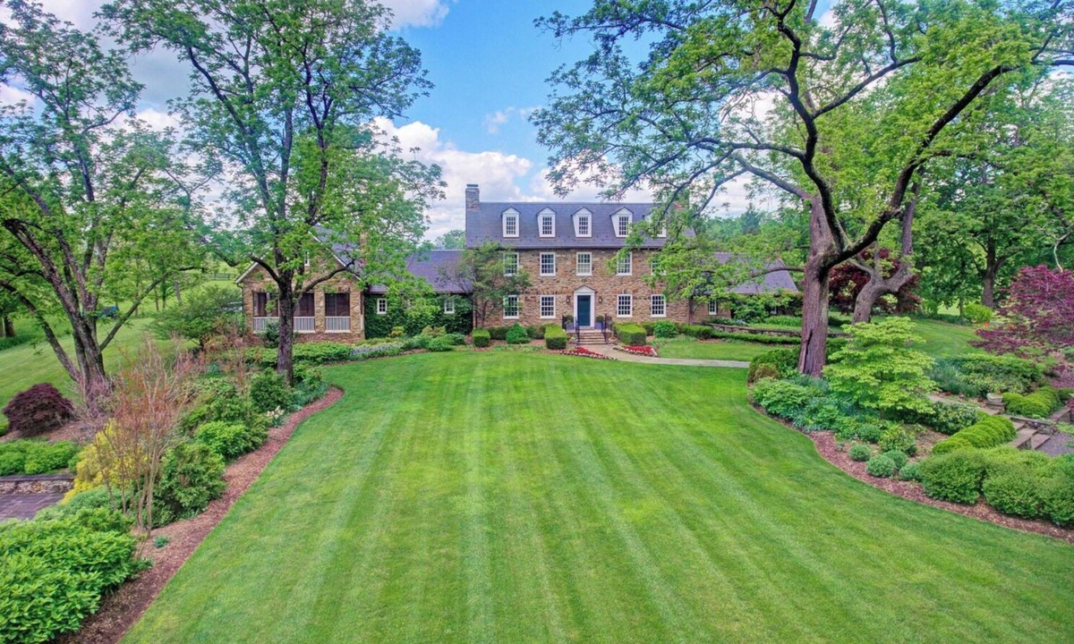 Middleburg House | Private, Historic & Exclusive 100 acre Middleburg Estate