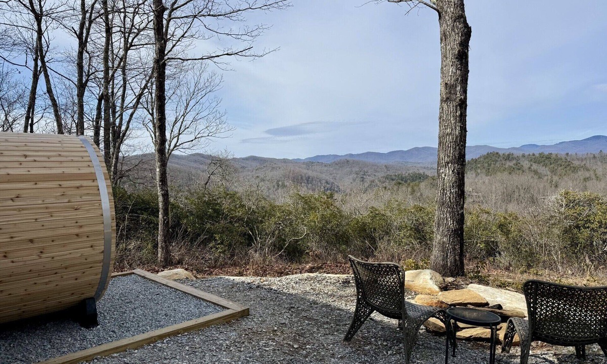 Brevard Cabin | Private Treehouse with Sauna and Epic Views!
