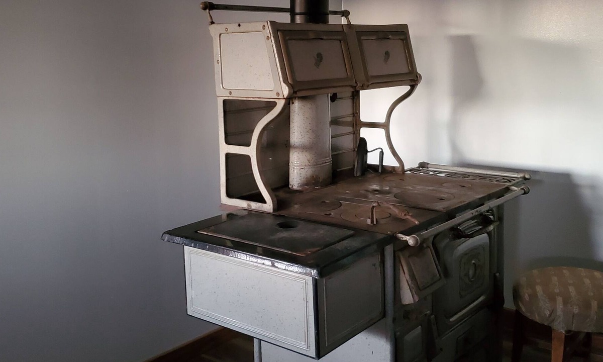 Concord Cottage | Quaint Amish Cottage in Rural Kentucky Hills