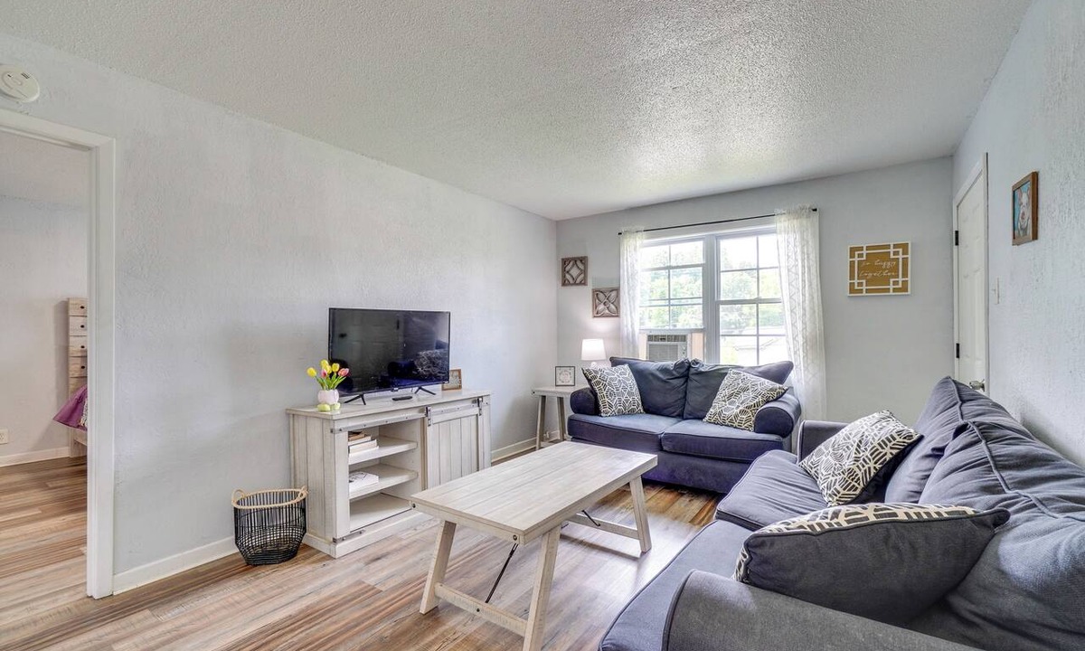 Knoxville Apartment | Quaint Apt 6 Mi to Dtwn Knoxville & UT Campus!