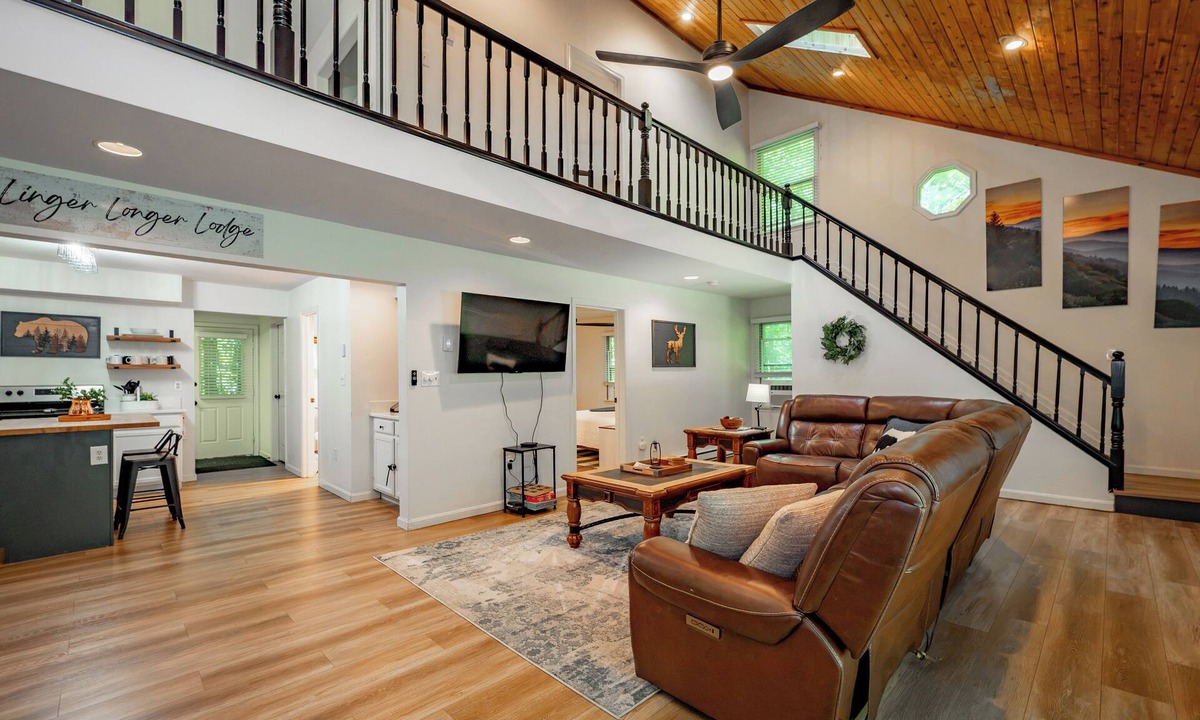 McHenry House | Quaint Retreat w/Fire Pit & Hot Tub!