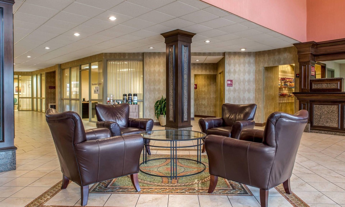 Blue Ash Hotel | Quality Hotel Conference Center Cincinnati Blue Ash