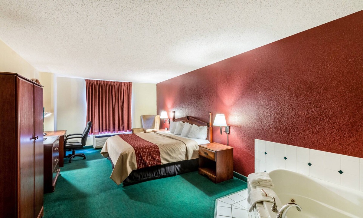 Morehead Hotel | Red Roof Inn Morehead