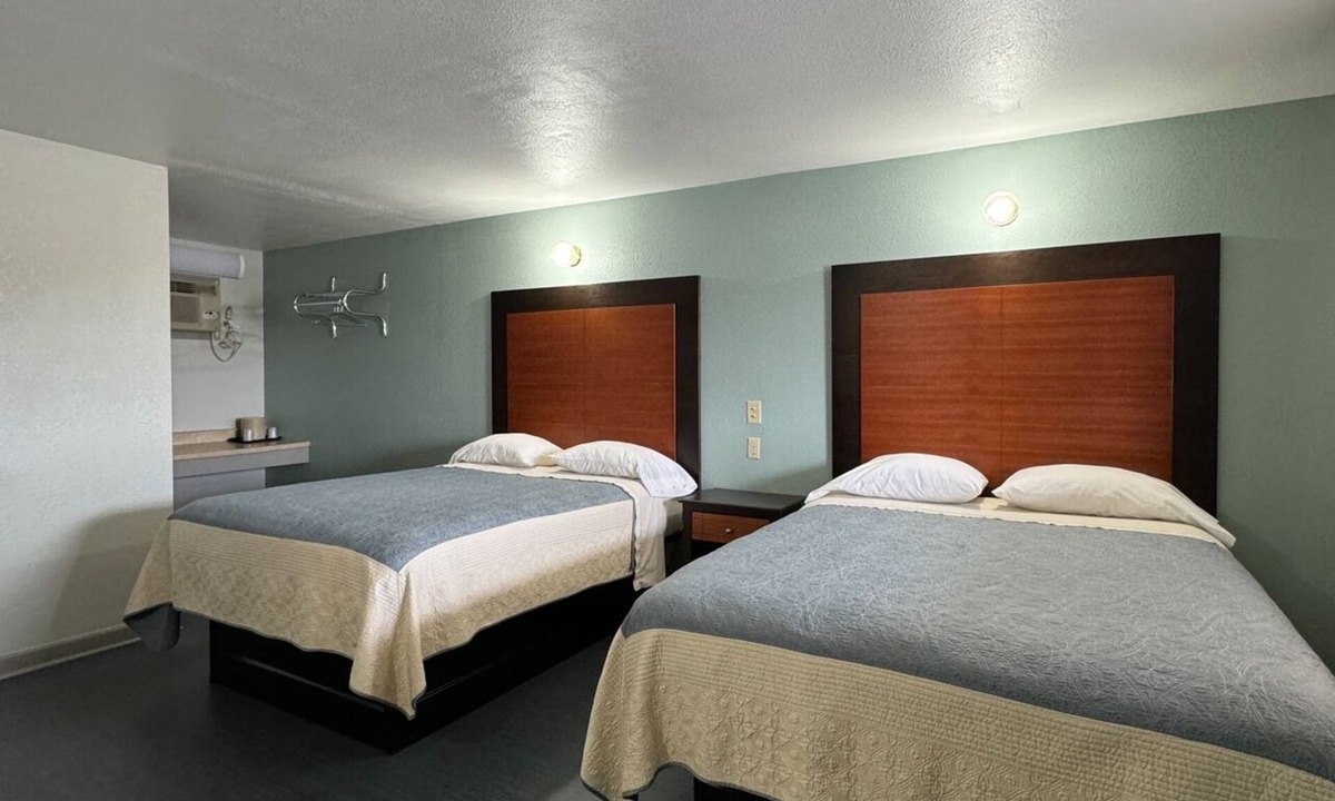 Bald Knob Hotel | Regency Inn Bald Knob