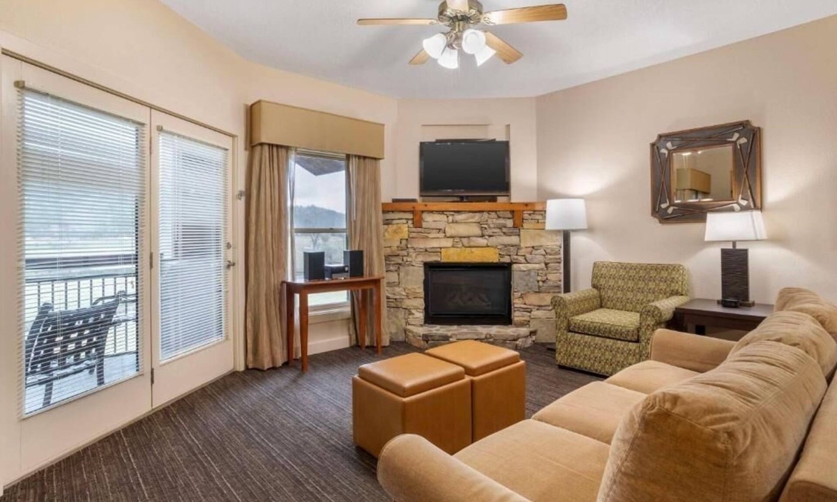 Pittman Center Hotel | Relax in Gatlinburg: Spacious Suite Steps from Smoky Mountains Beauty