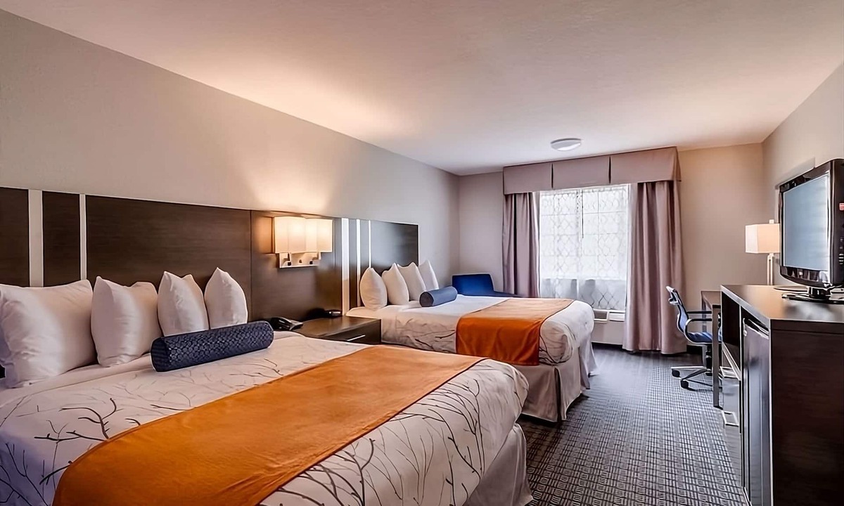 Lexington Hotel | Relaxing Unit Near Attractions in GuestHouse Lexington, Parking!
