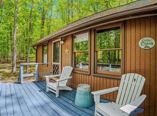 Great Cacapon House | River Walk Cottage - Romantic Escape