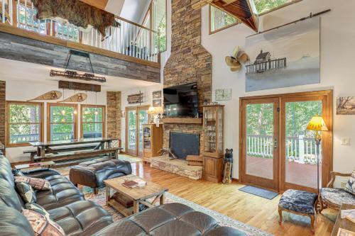 Rutherfordton House | Riverfront Lake Lure Lodge w/Fire Pit & Hot Tub!