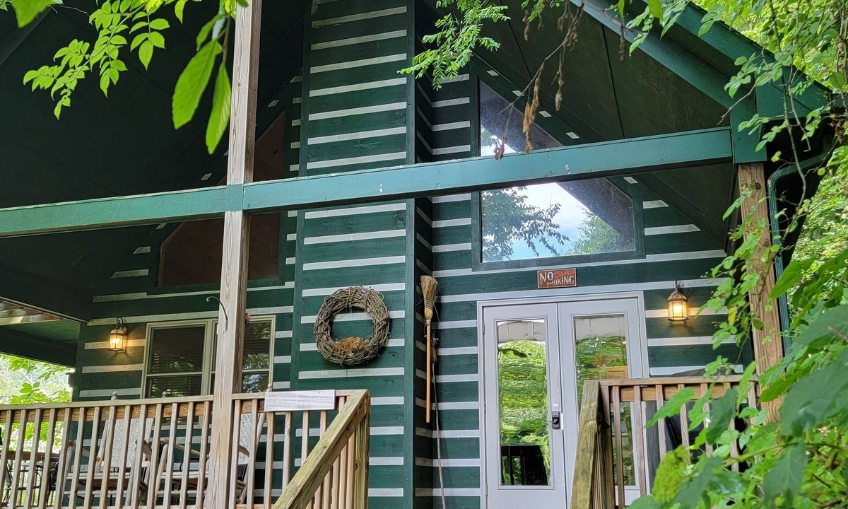 Burnsville Cabin | Riverside Luxury In The Blue Ridge Mountains