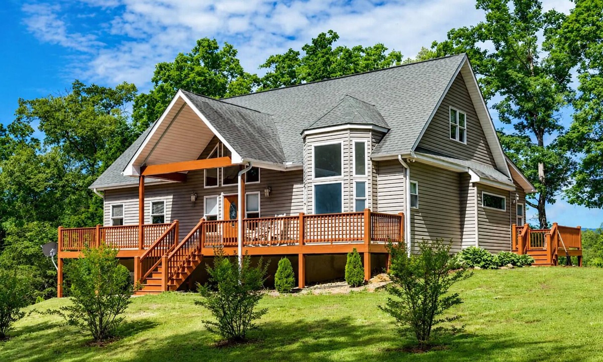 Mill Spring House | Rock Springs Retreat | Private Country Escape near TIEC, Lake Lure, and Chimney Rock