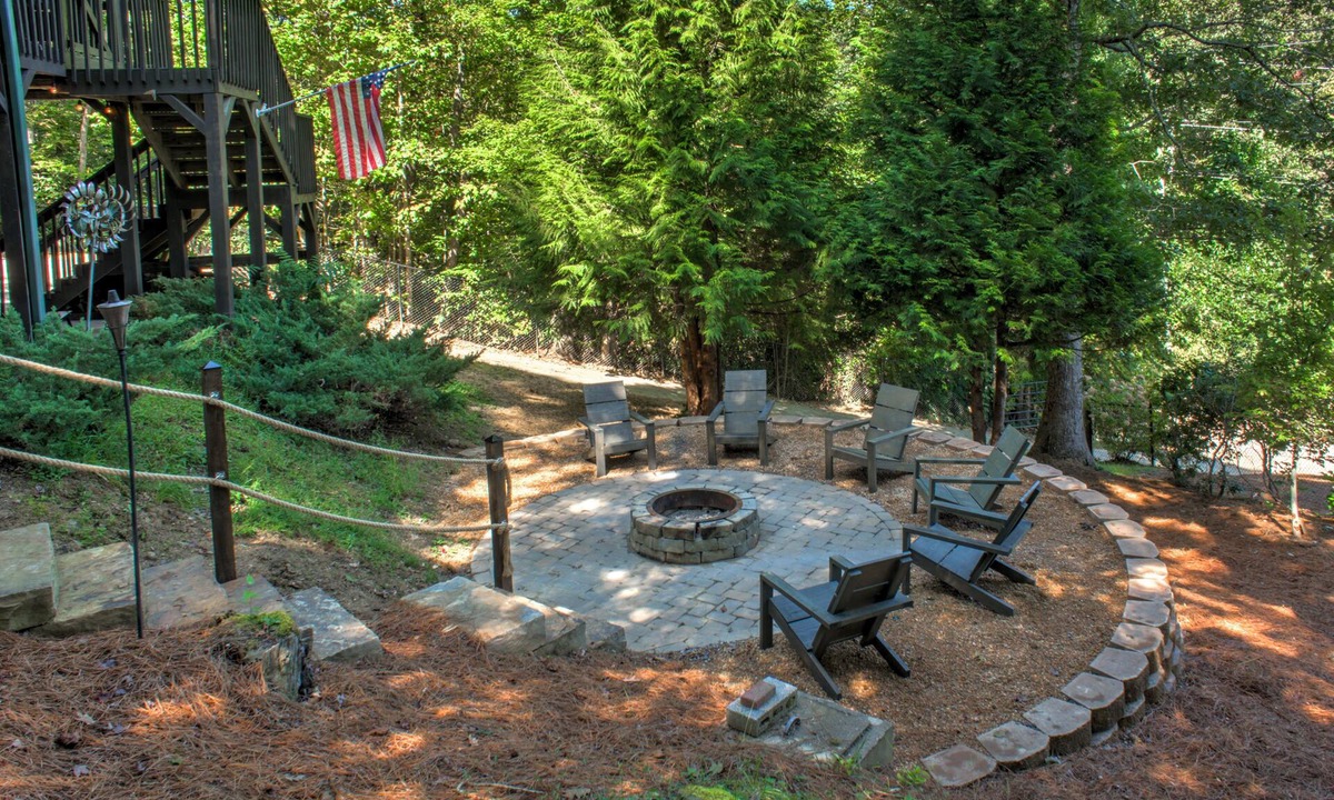 Fairview Cabin | Scenic 3-Story Cabin w/Hot Tub, Panoramic Views, Near Hatley + Biltmore Pass