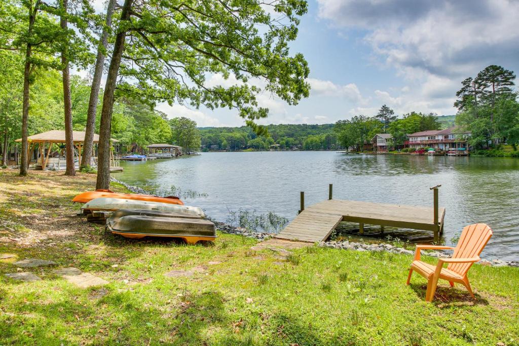 Hot Springs Village Apartment | Scenic Studio on Lake Desoto w/Patio!