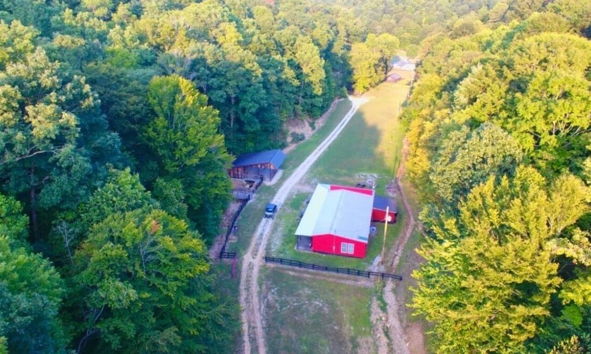 Garrison Cabin | Secluded cabin located on 400 acres in the beautiful hills of Kentucky.