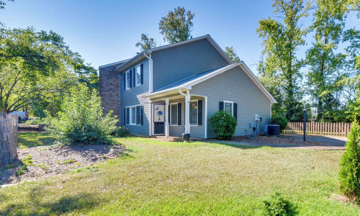 Keowee House | Seneca Escape w/Screened Patio: Near Lakes!